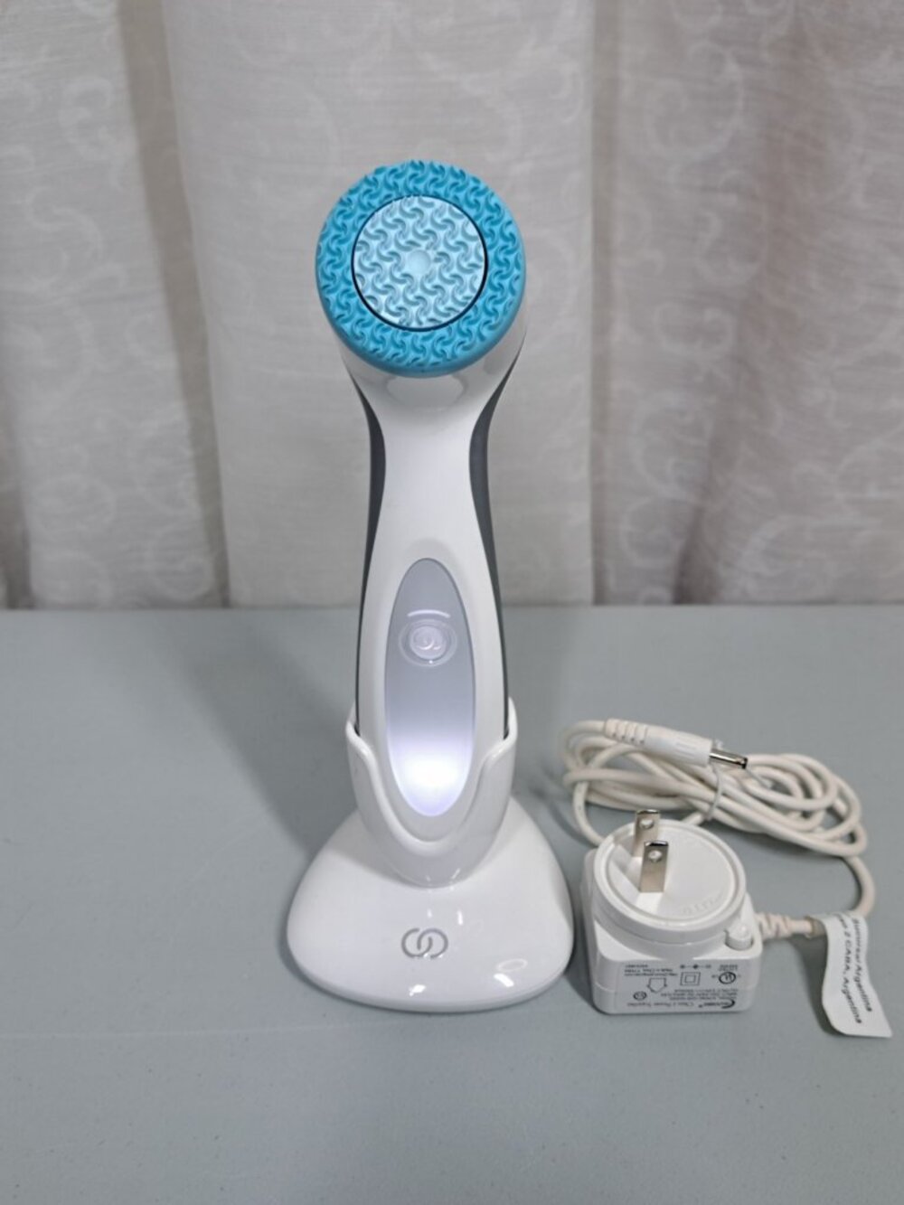 Nu Skin ageLOC LumiSpa Facial Cleansing Device & Charging Base Normal Head VIDEO